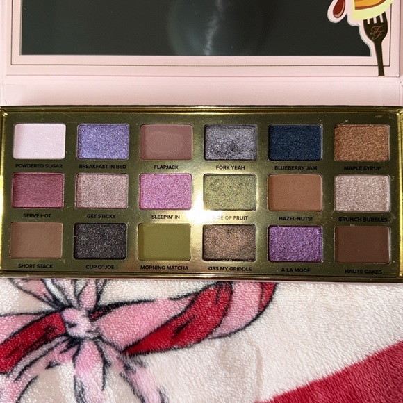 Too Faced Maple Syrup Pancakes palette - Picture 5 of 7